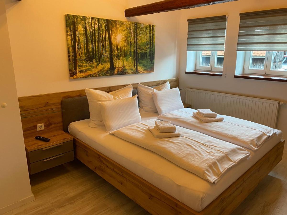 Hotel Garni Und Gaststaette Zum Holzfaeller 시르케 외부 사진