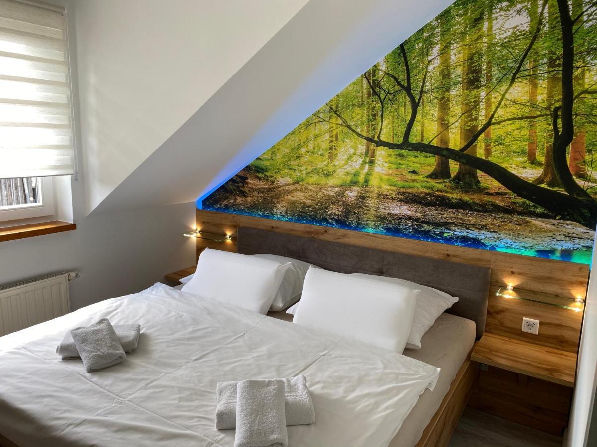 Hotel Garni Und Gaststaette Zum Holzfaeller 시르케 외부 사진